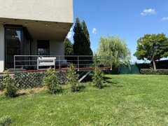 Uverturii, Crangasi, cu acces la Lacul Morii